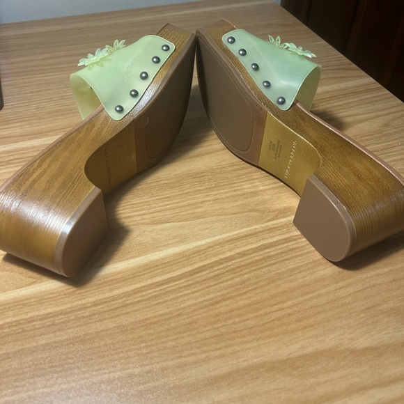 Lucky Brand Fallyn Studded Jelly Slide Sandals - Picture 3 of 4